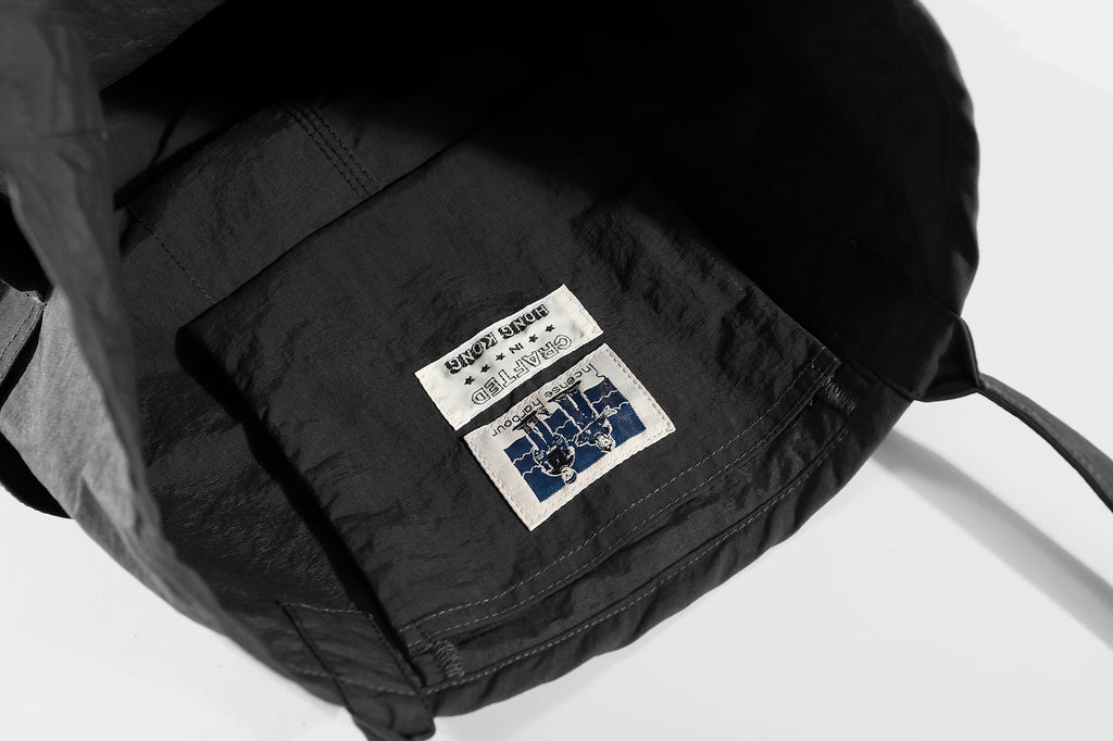 ih black nylon canvas tool tote showing inner small pocket and high capacity space