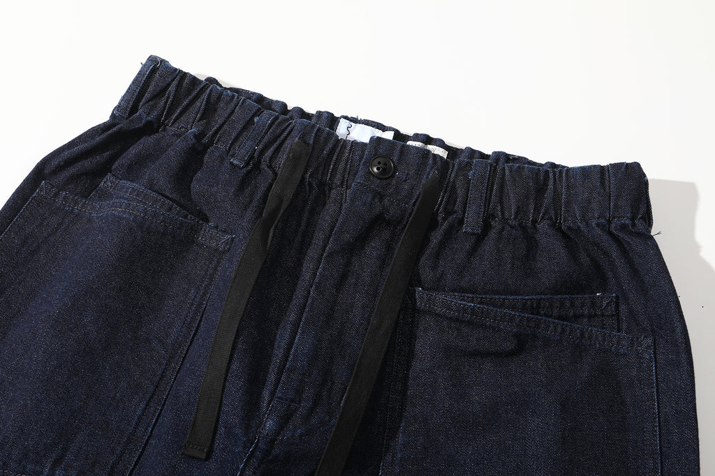 close up of adjustable metal buckle detail on waist of incense harbour denim shorts