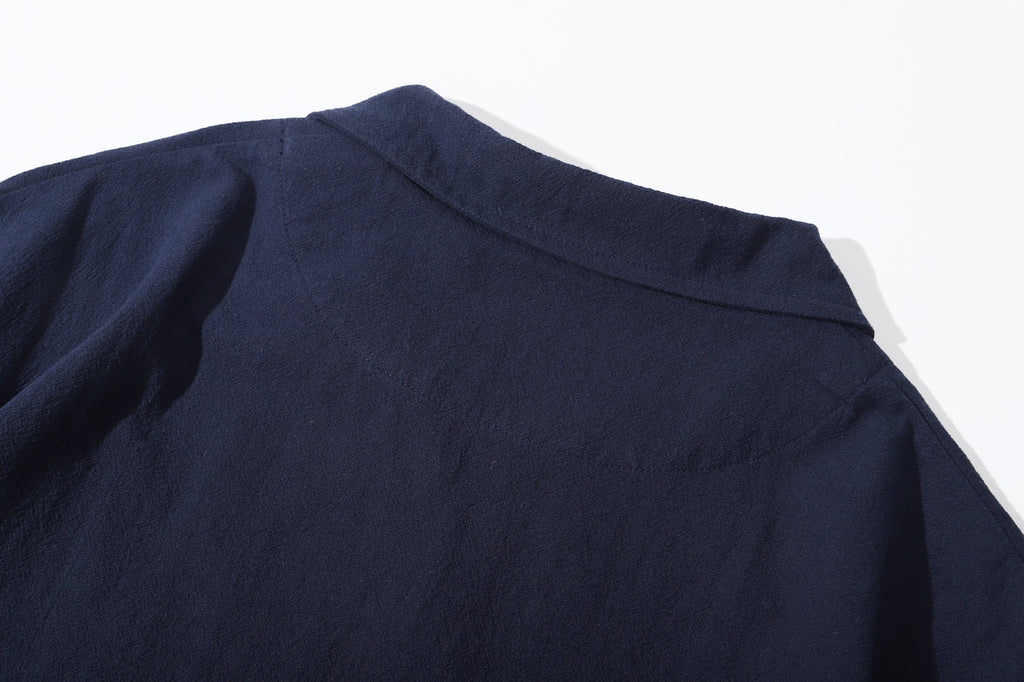 ih navy cotton shirt close up of the back collar