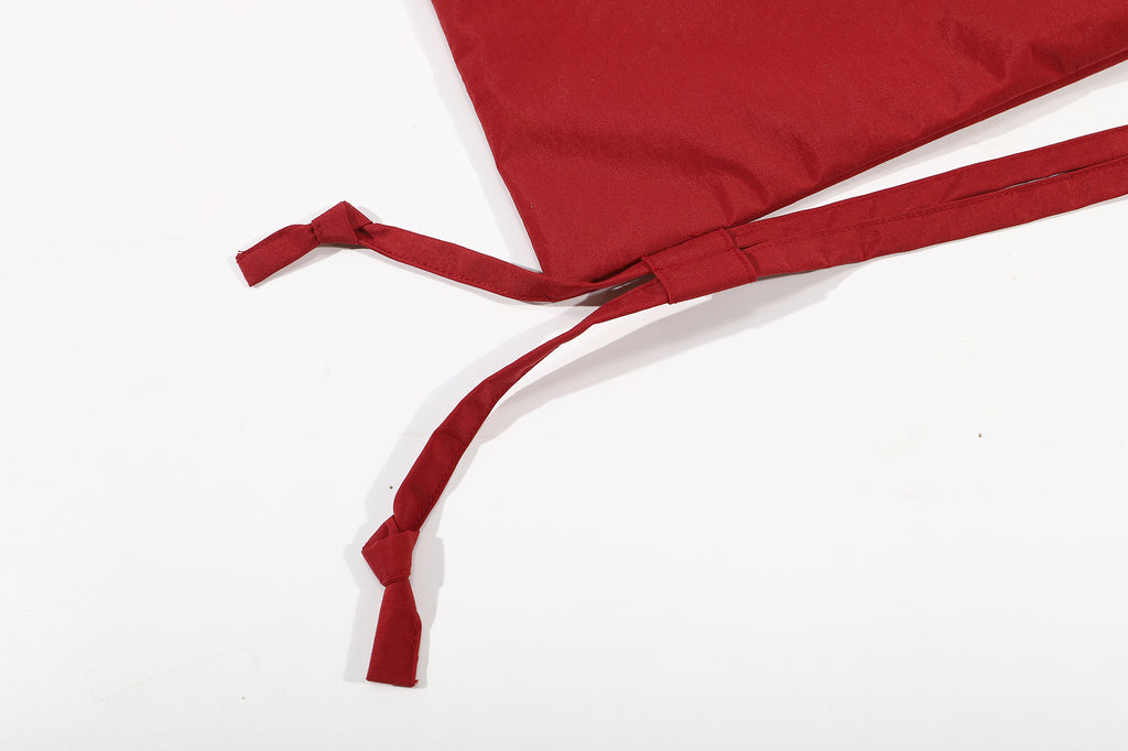 ih red outdoor daily 2 way tote and adjustable shoulder strap detail